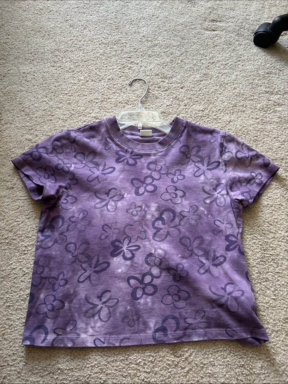 Aritzia Cropped Purple Floral Short Sleeve Tee